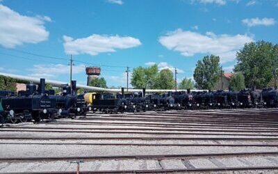 Arccal a vasút felé: A Vasúttörténeti Parkban jártak a pécsi nyugdíjasok